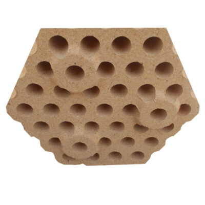 Silica insulating refractory brick
